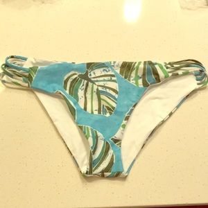 L*Space Sumatra Palm Low Down Bottom - Size Large